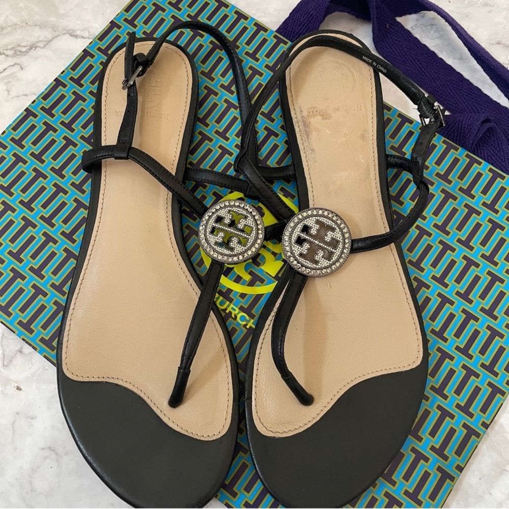 Tory Burch Violet Thong Sandal Black Metallic
Crystal logo - Picture 2 of 8